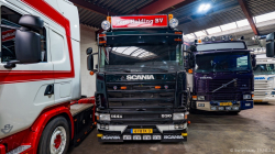 20251019-Tom-Holding-00289